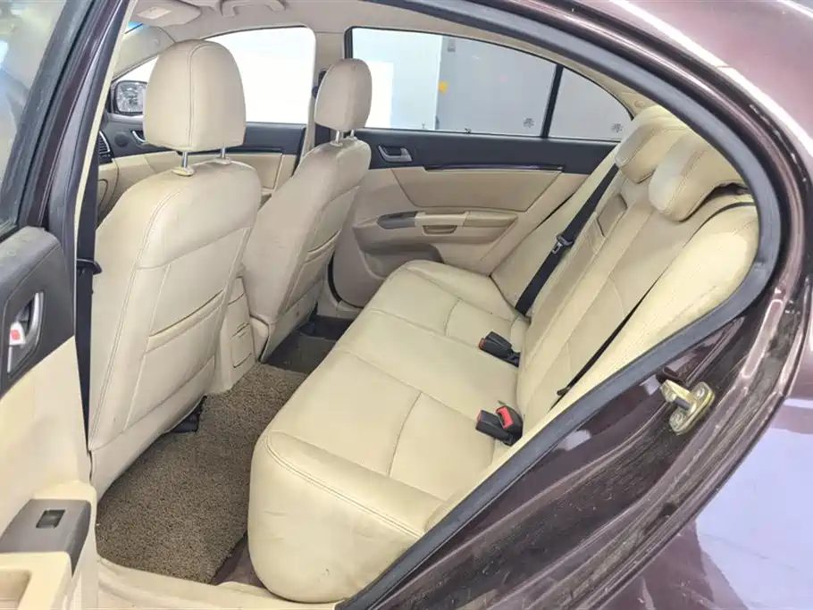 Geely Emgrand Classic 2013 — фото 11