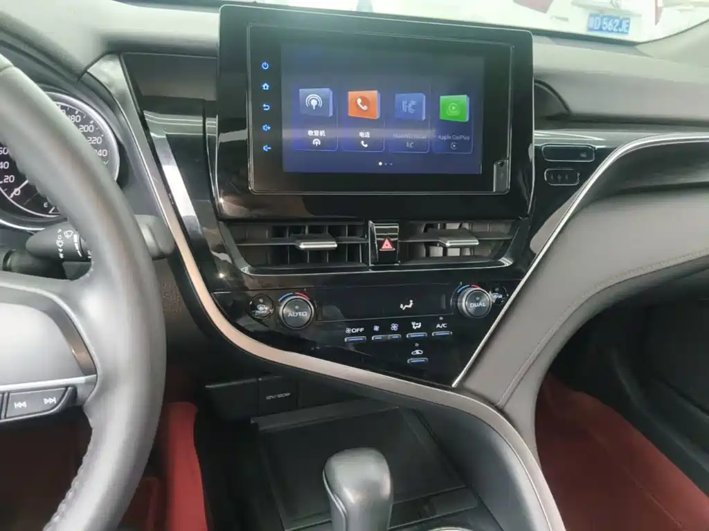 Toyota Camry 2024 — фото 13