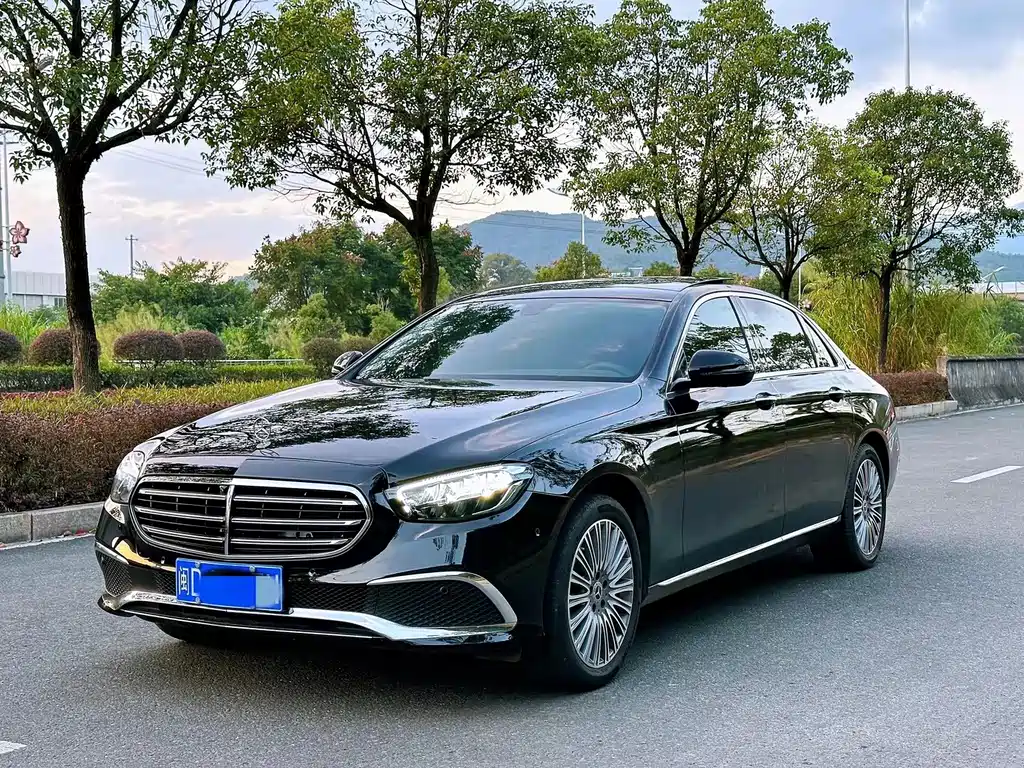 Mercedes-Benz E-Class 2022 — фото 3