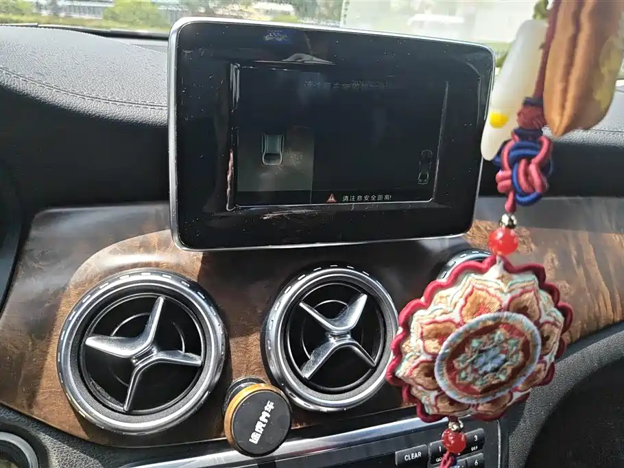 Mercedes-Benz GLA 2015 — фото 13