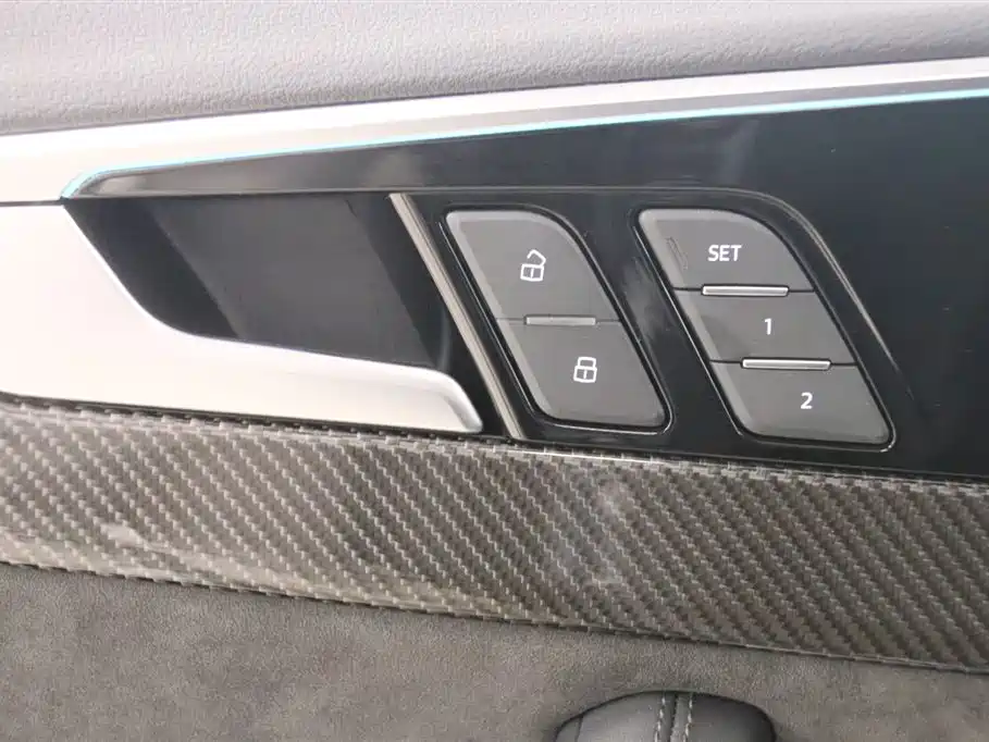 Audi A4L 2023 — фото 14