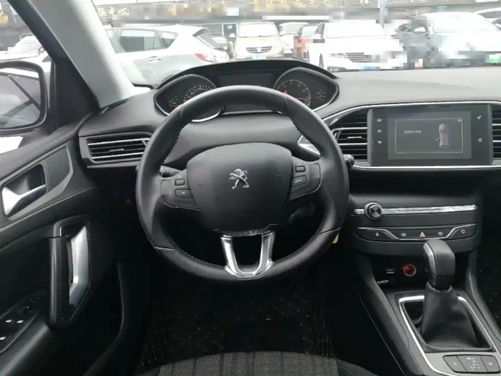 Peugeot 308S 2018 — фото 11