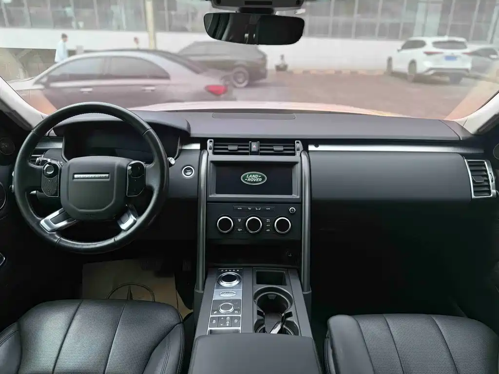 Land Rover Discovery 2020 — фото 9