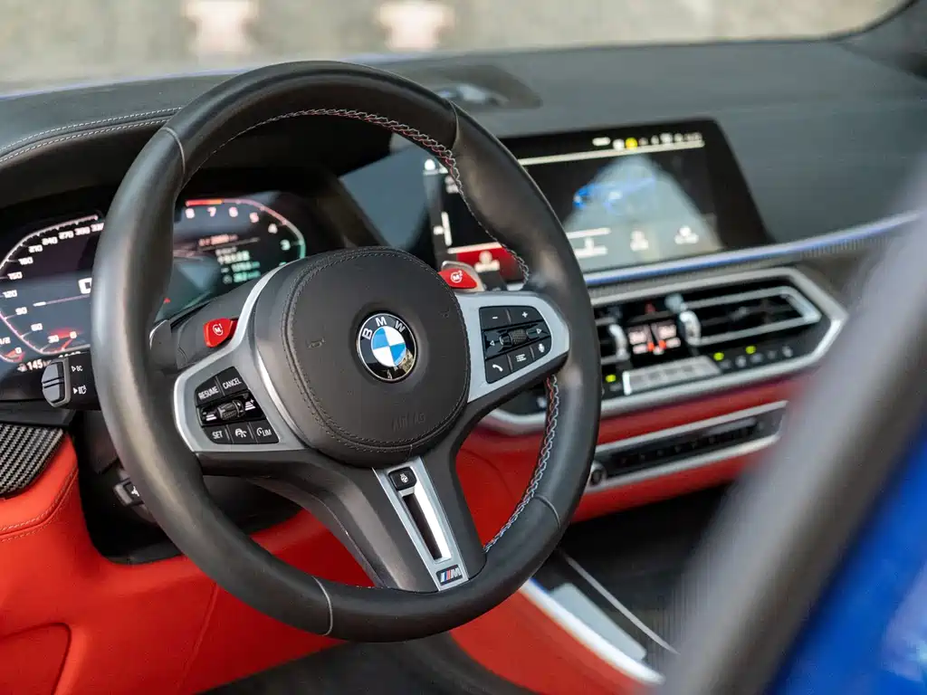 BMW X5 M 2022 — фото 9