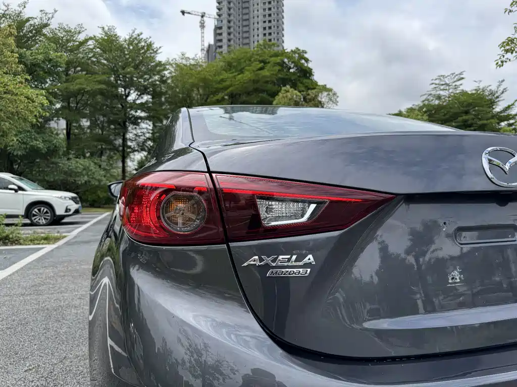 Mazda 3 Axela 2019 — фото 16