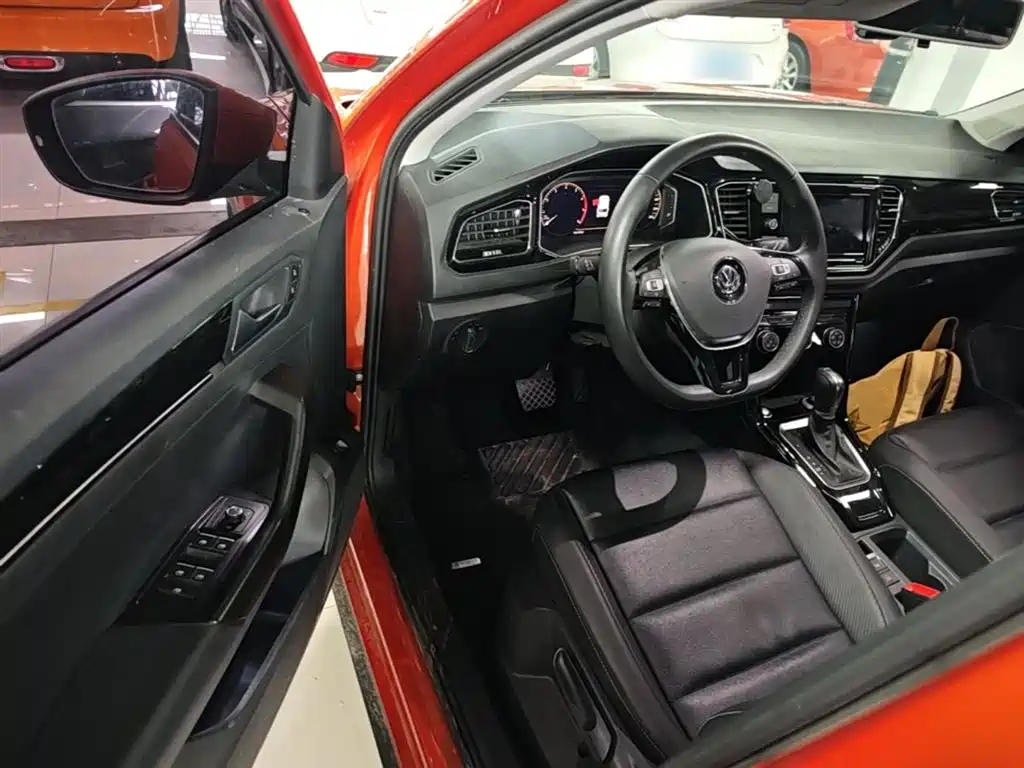 Volkswagen T-Roc 2020 — фото 16