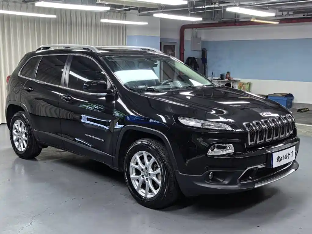 Jeep Cherokee 2016 — фото 3