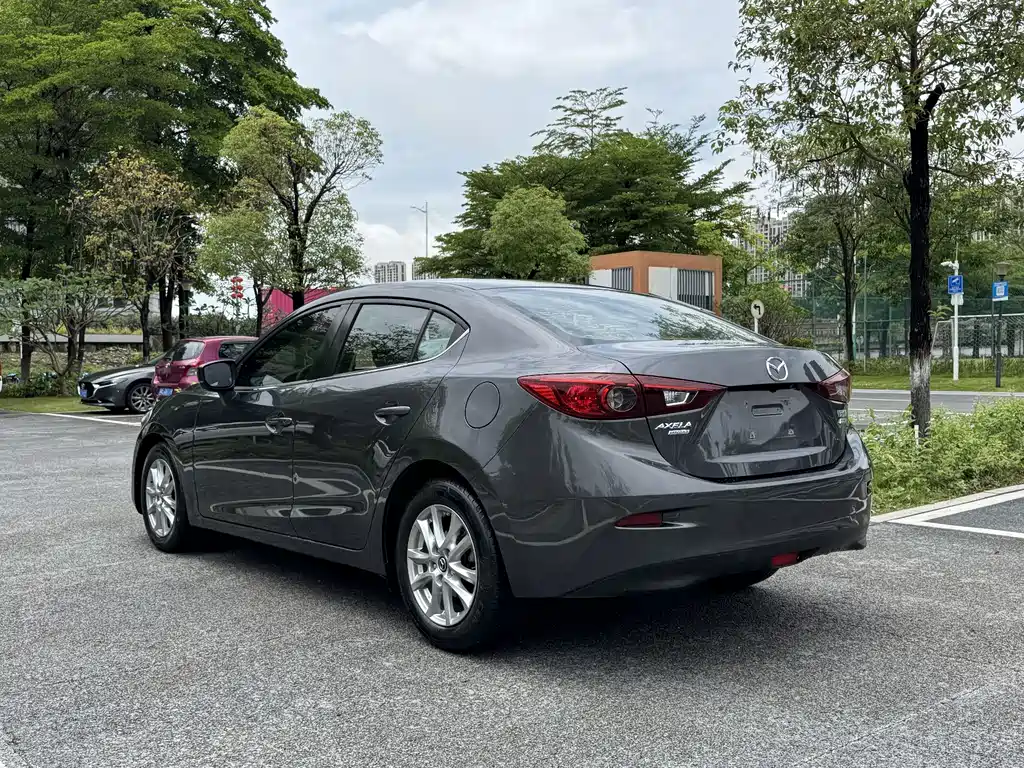 Mazda 3 Axela 2019 — фото 19