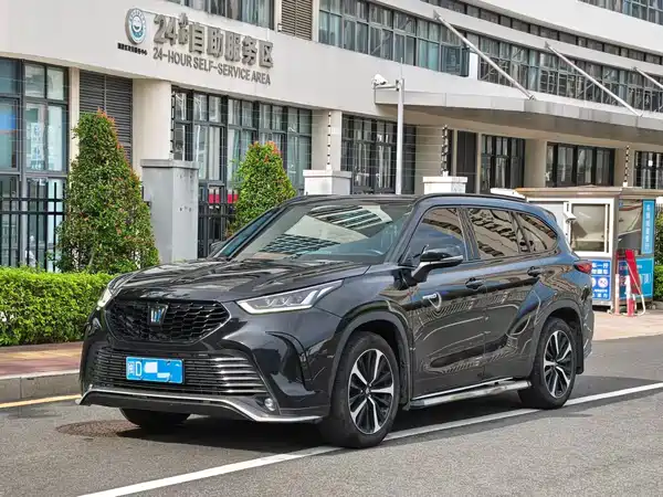 Toyota Crown Kluger 2022