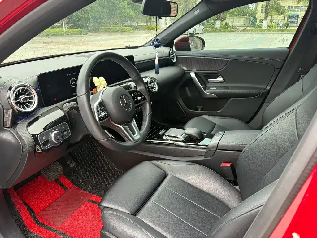 Mercedes-Benz A-Class 2023 — фото 4