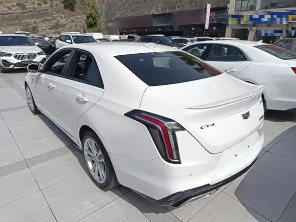 Cadillac CT4 2021