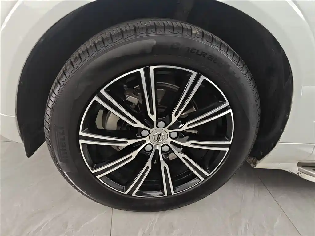 Volvo XC60 2021 — фото 25