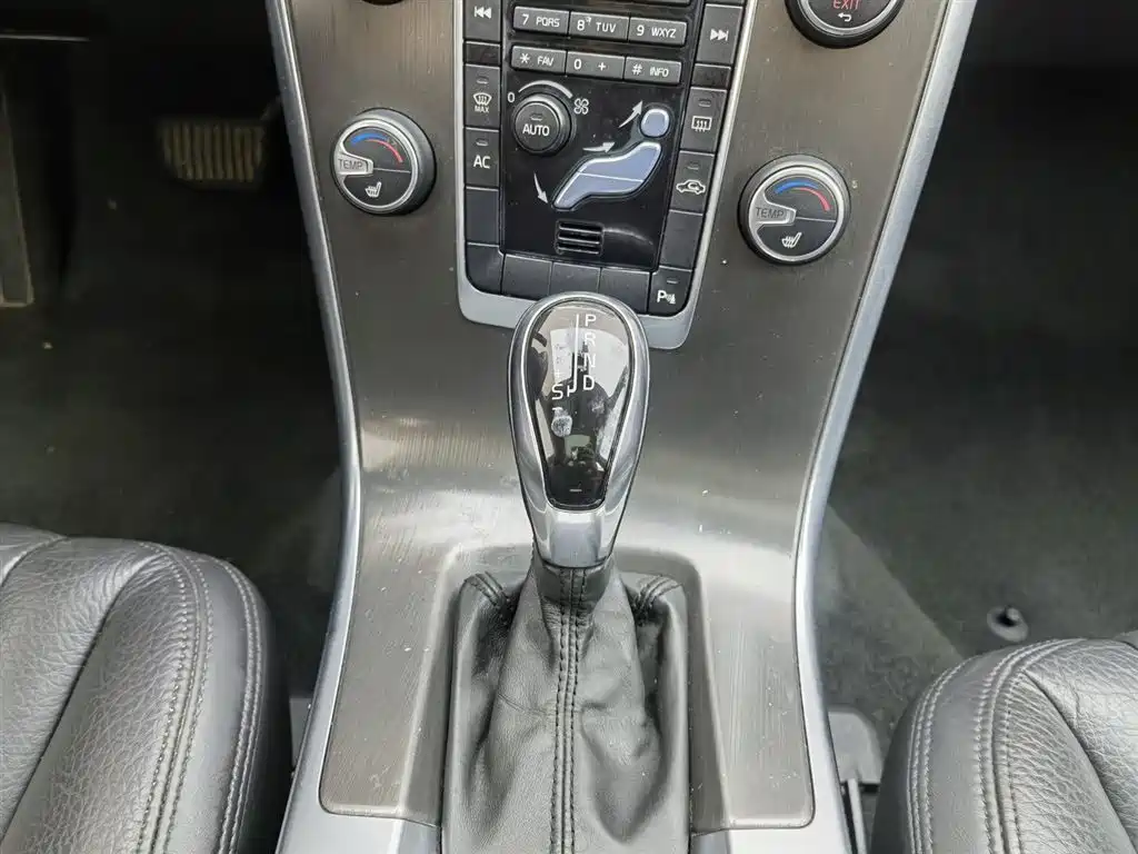 Volvo XC60 2013 — фото 13