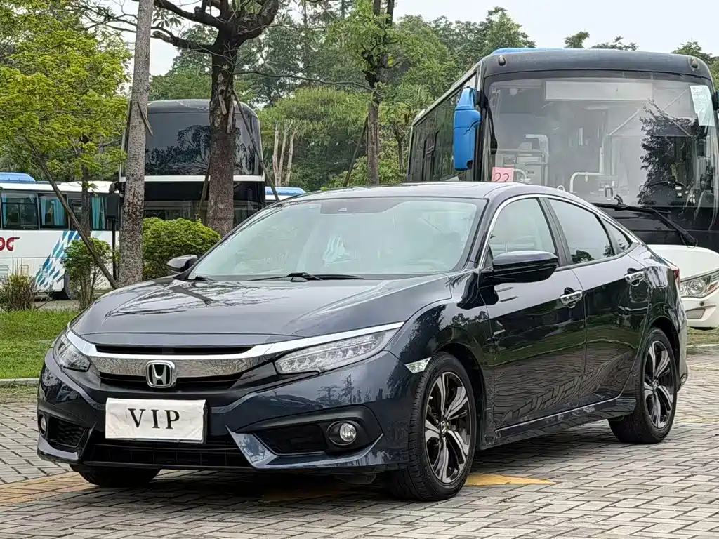 Honda Civic 2017 — фото 1