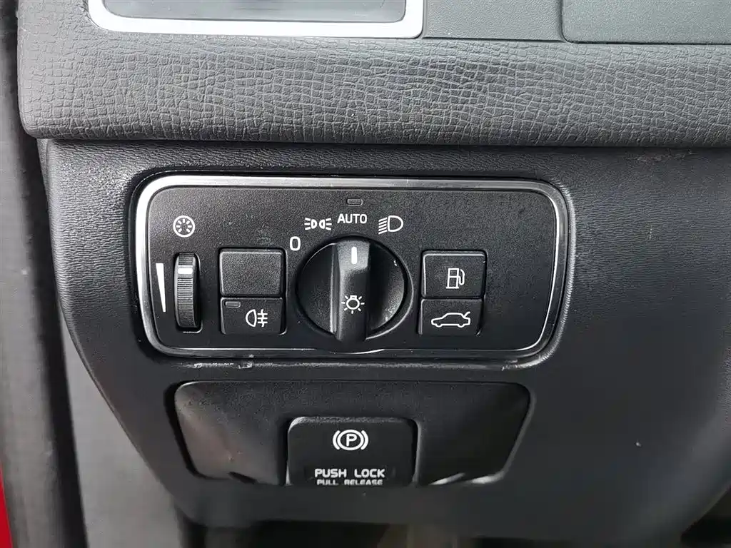 Volvo XC60 2013 — фото 21