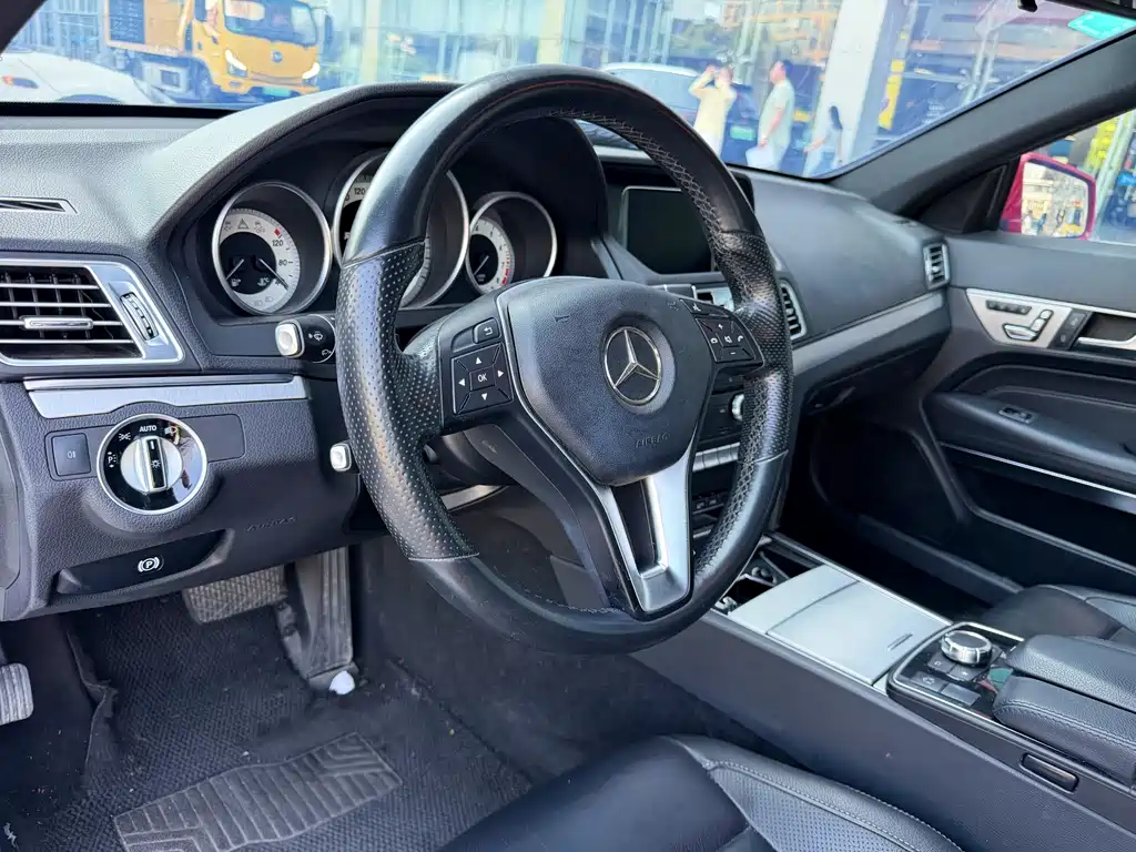 Mercedes-Benz E-Class 2016 — фото 13