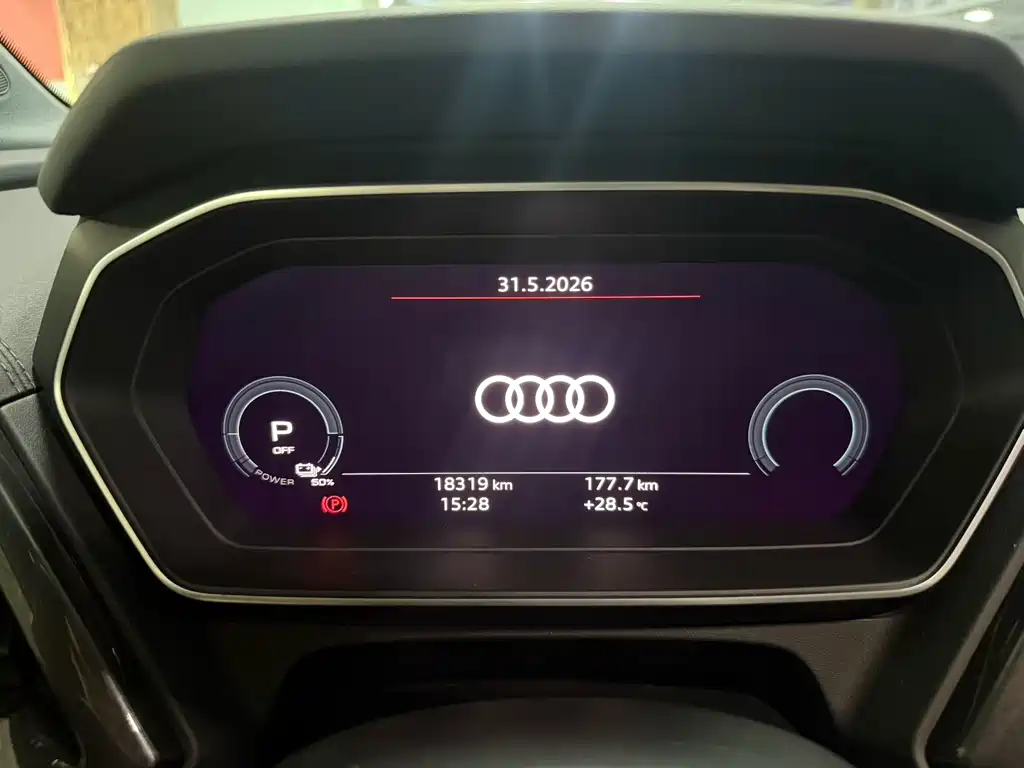 Audi Q4 e-tron 2025 — фото 3