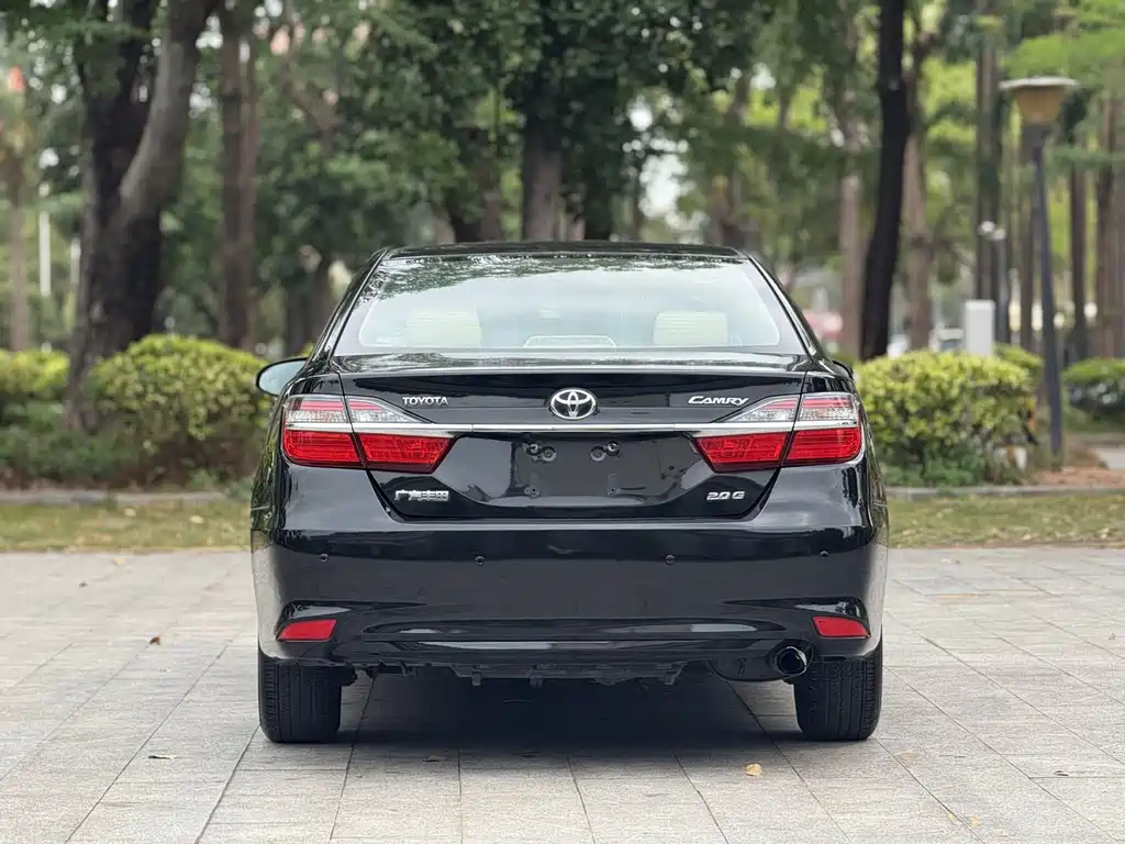 Toyota Camry 2016 — фото 20