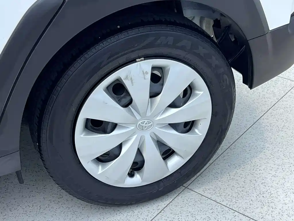 Toyota Yaris L 2022 — фото 26