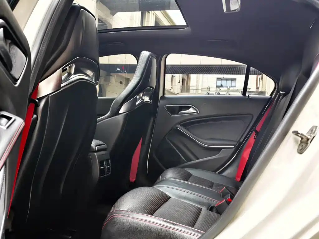 Mercedes-Benz A-Class AMG 2018 — фото 8