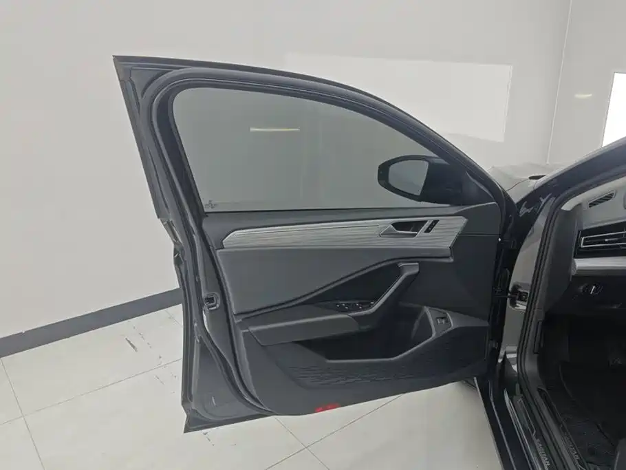 Volkswagen Sagitar 2023