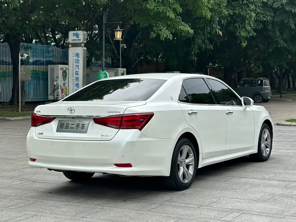 Toyota Crown 2018 — фото 19