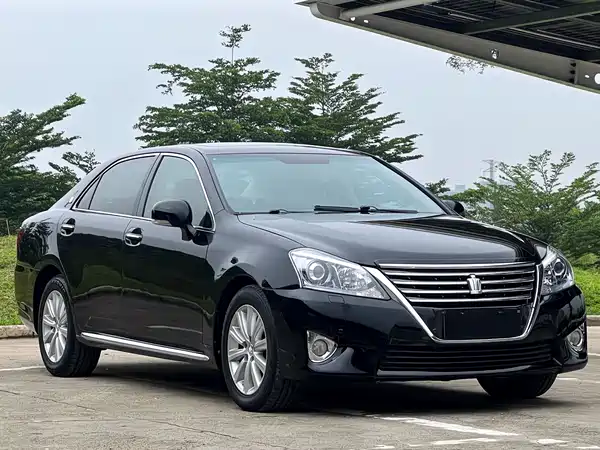 Toyota Crown 2012