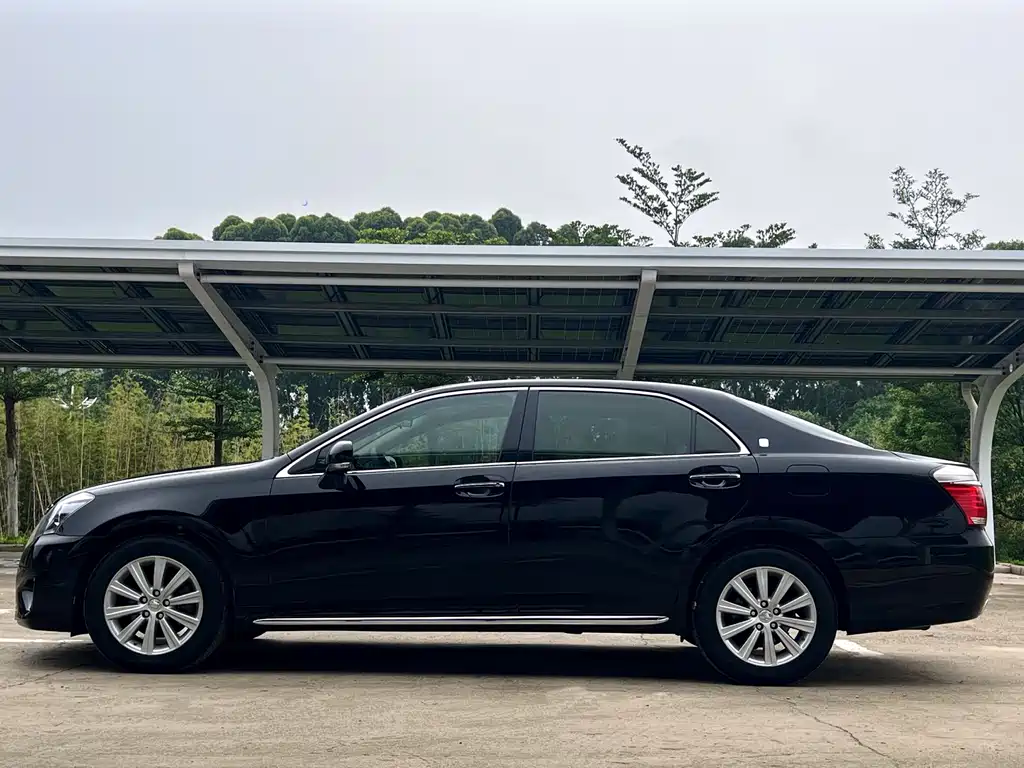 Toyota Crown 2013 — фото 19