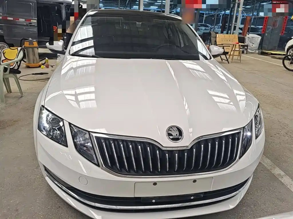 Skoda Octavia 2021 — фото 3