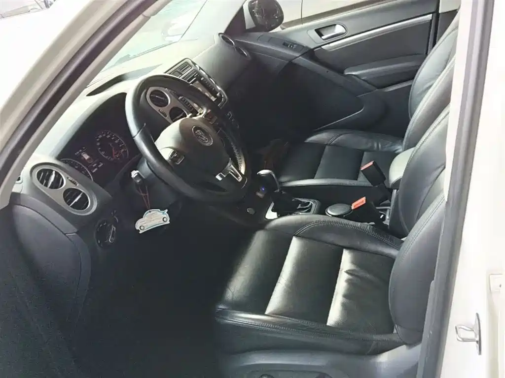 Volkswagen Tiguan 2015 — фото 15