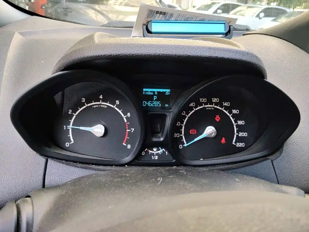 Ford Ecosport 2015 — фото 9