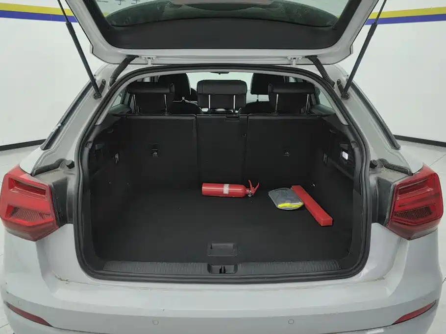Audi Q2L 2019