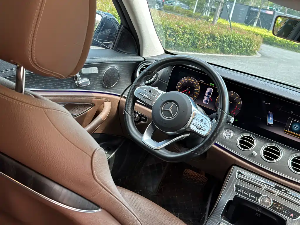 Mercedes-Benz E-Class 2020 — фото 13