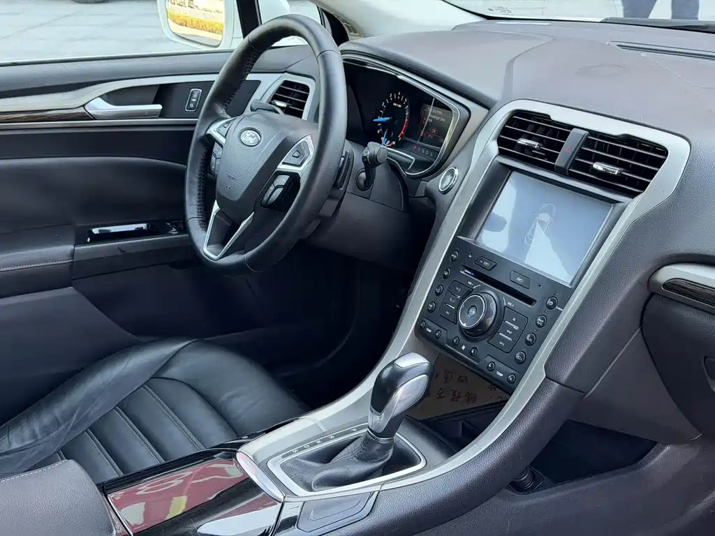Ford Mondeo 2014 — фото 12