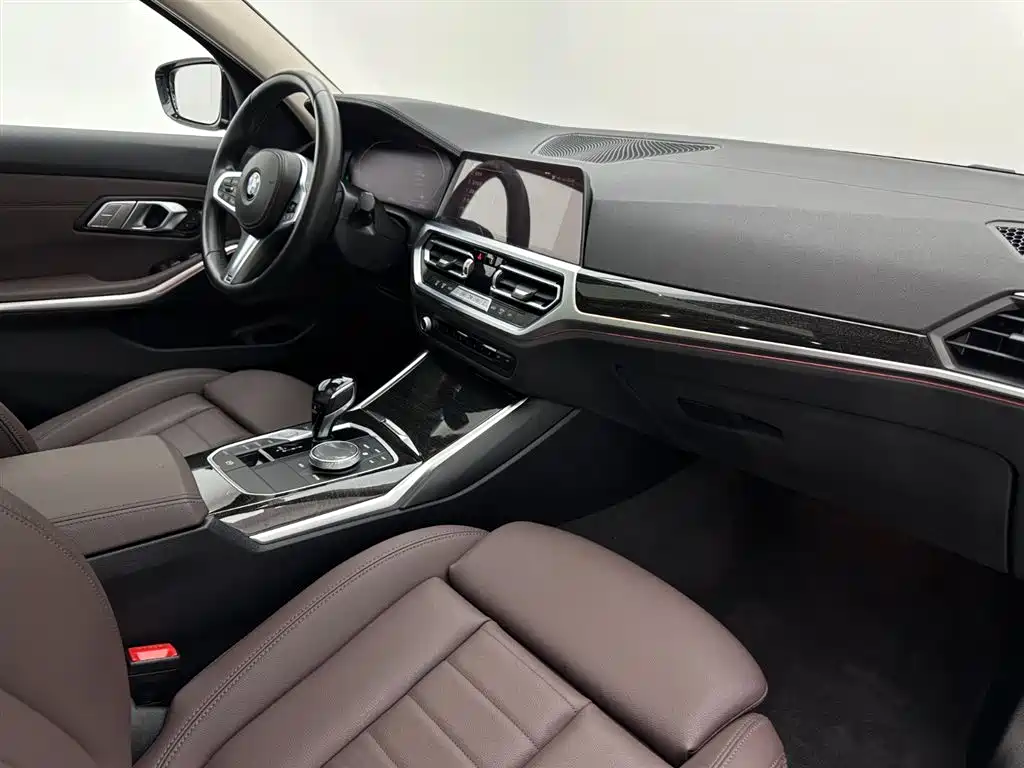 BMW 3 Series 2021 — фото 17