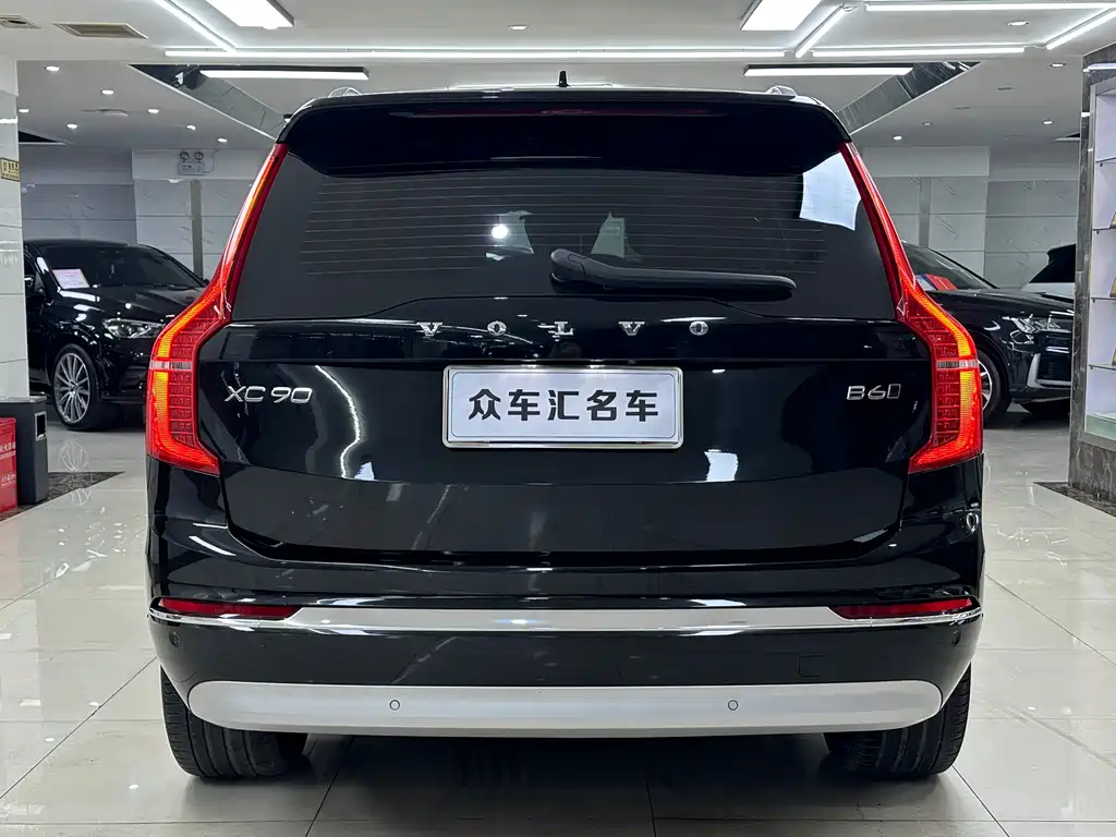 Volvo XC90 2022 — фото 5