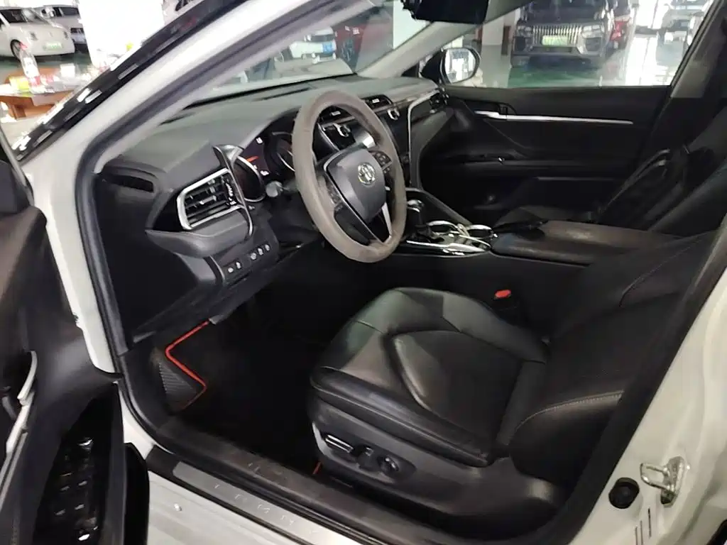 Toyota Camry 2021 — фото 15