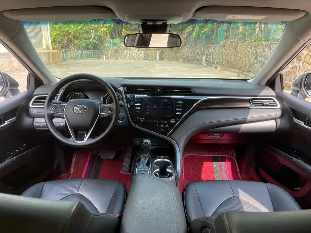 Toyota Camry 2019 — фото 5
