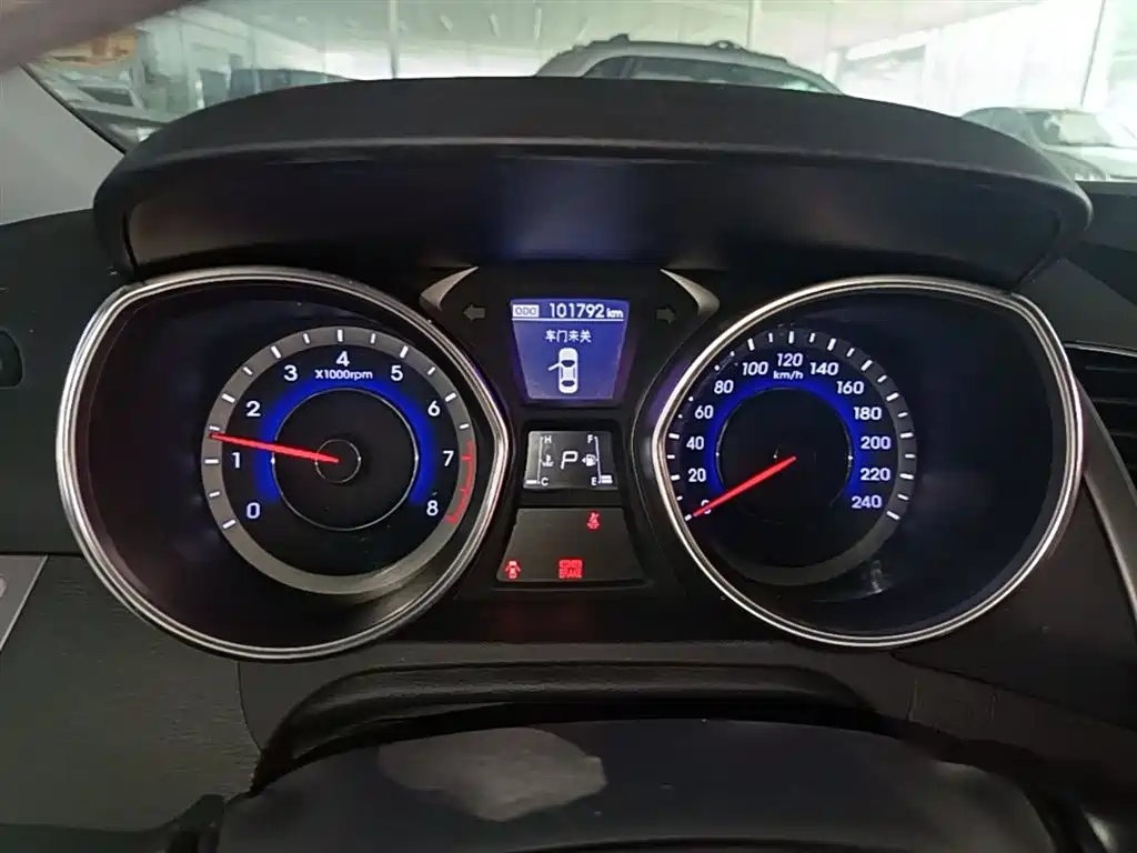 Hyundai Elantra Langdong 2018 — фото 12