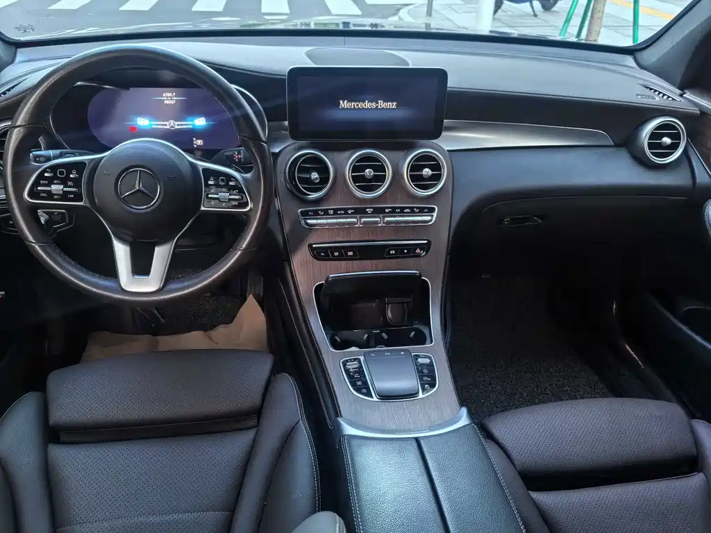 Mercedes-Benz GLC 2020 — фото 16