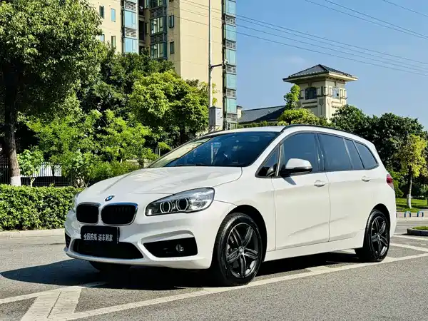 BMW 2 Series Wagon 2015
