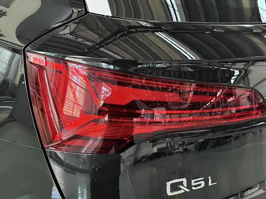 Audi Q5L — фото 4