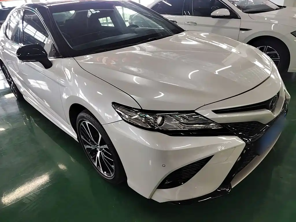 Toyota Camry 2021 — фото 4