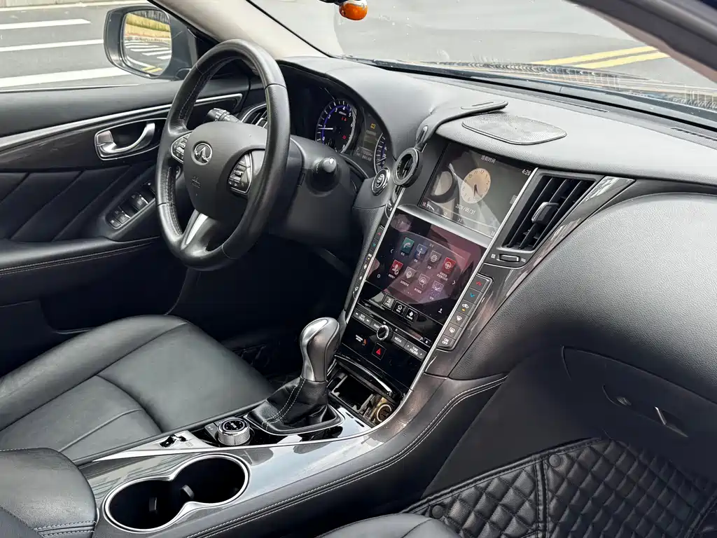 Infiniti Q50L 2017 — фото 13
