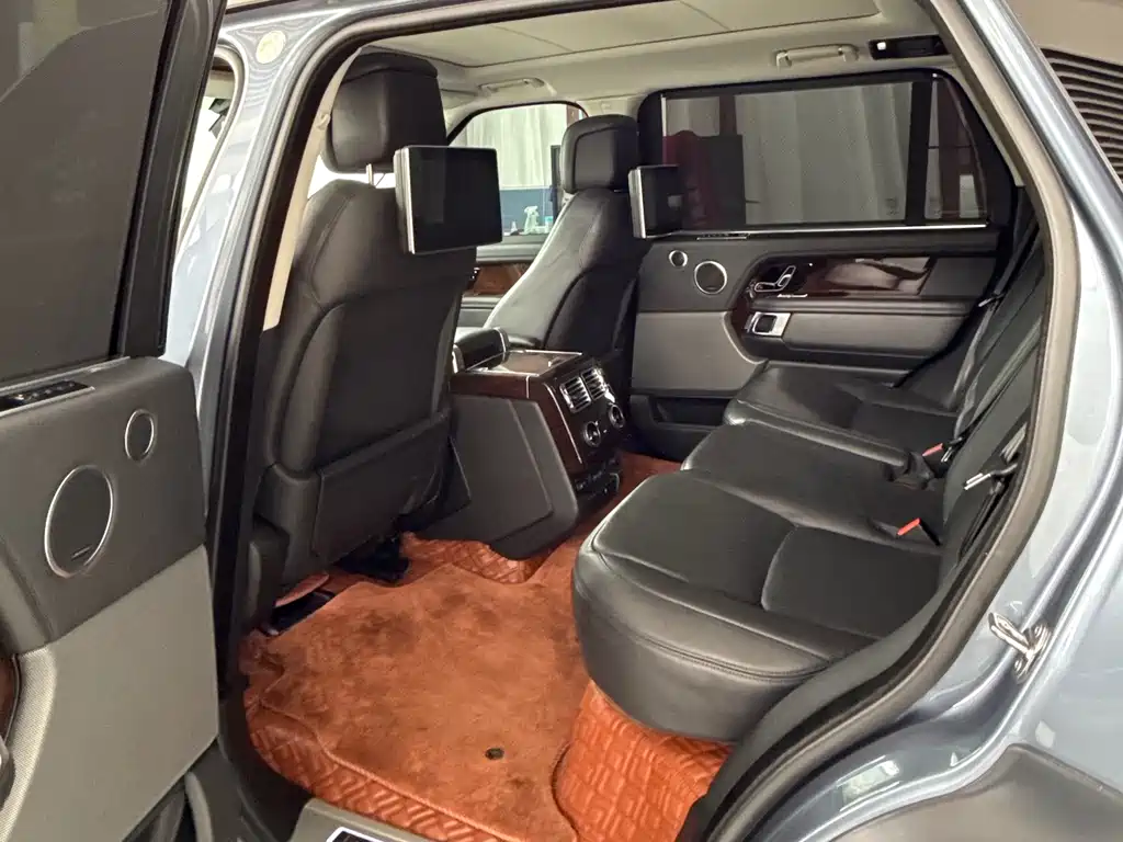 Land Rover Range Rover 2021 — фото 17