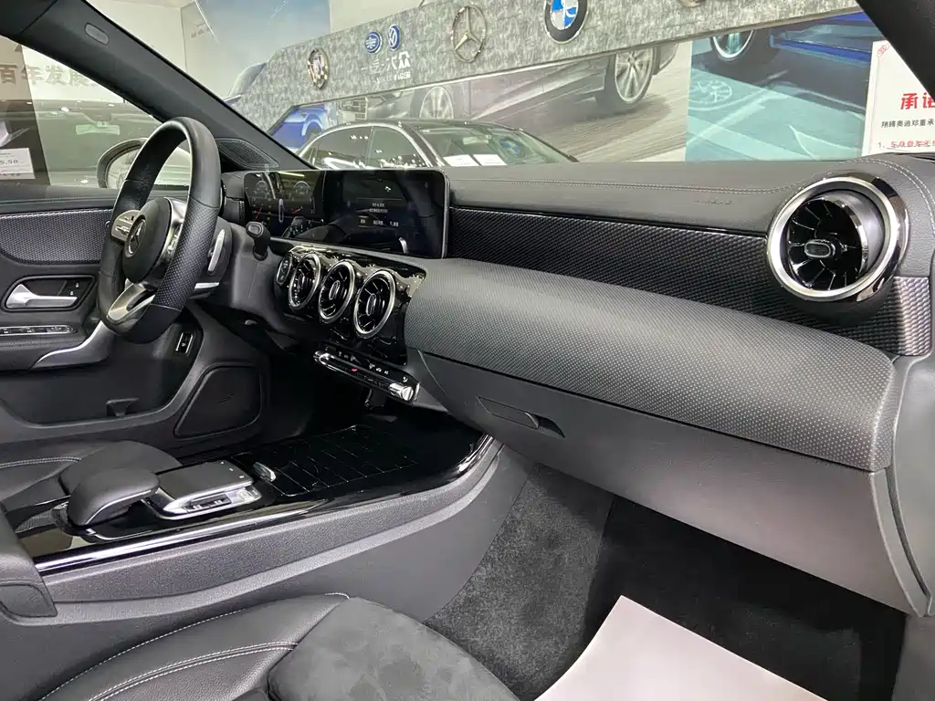 Mercedes-Benz A-Class 2020 — фото 18