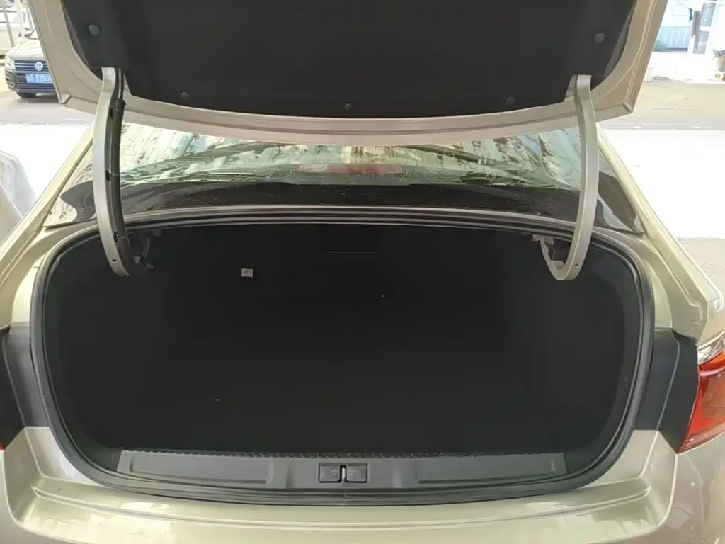 Citroen C4 2017 — фото 15