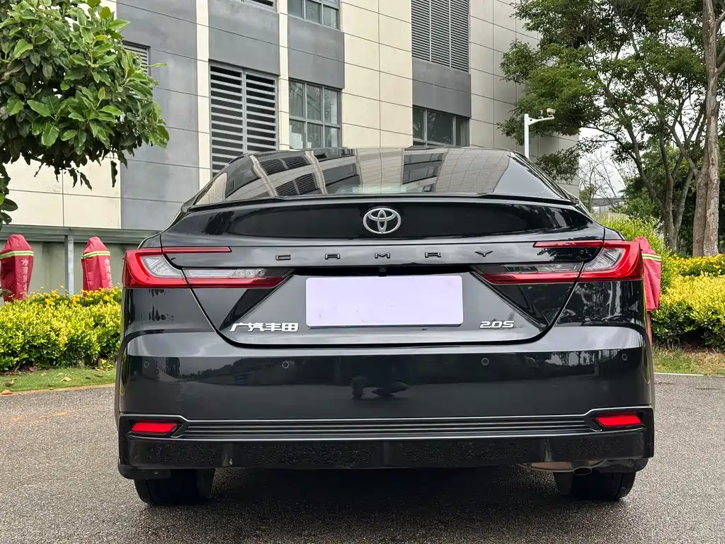 Toyota Camry 2024 — фото 13