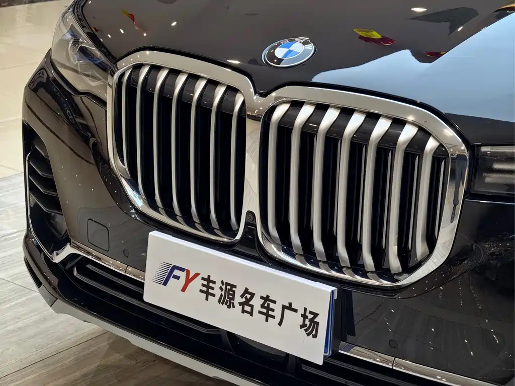 BMW X7 2021 — фото 24