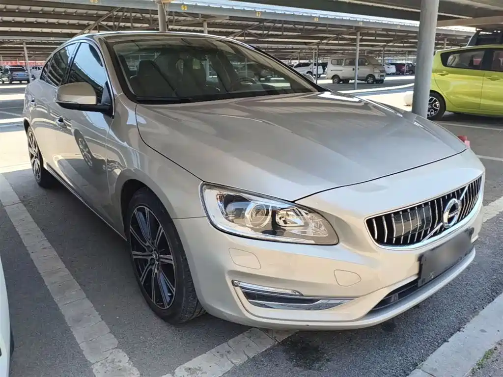 Volvo S60 2018 — фото 4
